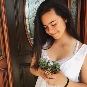 Meet your Posher, Gabriela